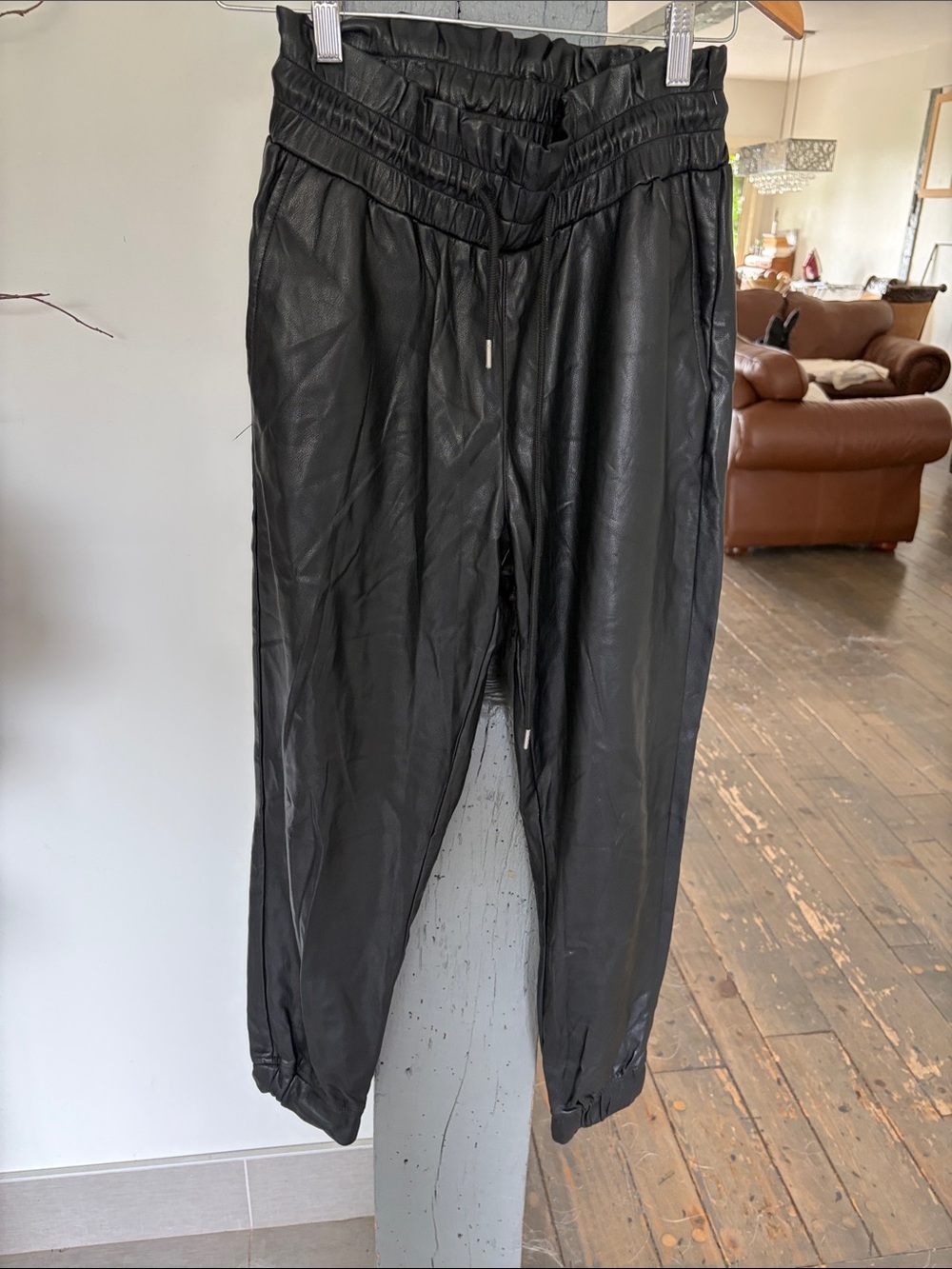 Black  WOMEN Faux Leather  Pants. 7all mankind